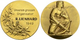 SCHWEIZ. Schützentaler und Schützenmedaillen. Gesamtschweiz. Vergoldete Bronzemedaille 1949. Unserem grossen Organisator. 56.97 g. Richter (Schützenme...