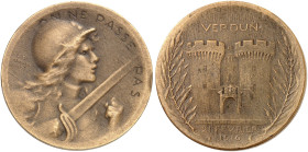 STÄDTE IN LOTHRINGEN. Verdun 
Bronzemedaille 1917 (von Vernier, 36,9 mm). Offizielle Erinnerungsmedaille auf die Schlacht von Verdun. Jeanne d'Arc / ...