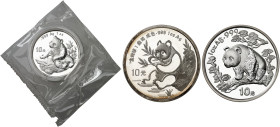 ÜBRIGES AUSLAND. CHINA. - Volksrepublik seit 1911. 
Lot von 3 Stück: 10 Yuan 1991, 1997, 1998, Panda.
KM 386.1, 986, 1126 St