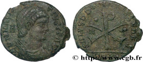 MAGNENTIUS
Type : Double maiorina réduite 
Date : 353 
Mint name / Town : Trèves 
Metal : copper 
Diameter : 19,5  mm
Orientation dies : 6  h.
Weight ...