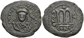 Byzantine
Tiberius II Constantine (578-582 AD). Constantinople
AE Follis (39.1mm 11.45g)
Obv: Crowned bust facing, wearing consular robes, holding ...