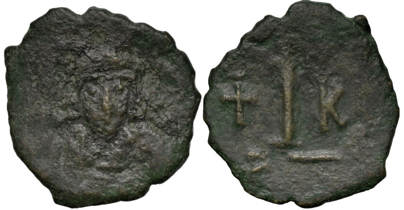 Byzantine
Constantine IV Pogonatus (668-685 AD). Constantinople
AE Decanummium...