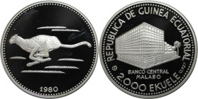 Weltmünzen und Medaillen, Äquatorial Guinea / Equatorial Guinea. Gepard. 2000 Ekuele 1980. 31,0 g. 0.927 Silber. 0.93 OZ. KM 58. Polierte Platte. Min....