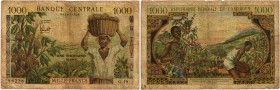 BANKNOTEN. Kamerun. Republik. Banque Centrale. 1000 Francs o. J. (1962). Mit Aufdruck ONE THOUSAND FRANCS. Pick 12. Selten / Rare. -IV / About fine. (...