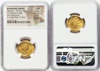 Justinian I the Great (AD 527-565). AV solidus (20mm, 4.49 gm, 7h). NGC MS 5/5 - 3/5, edge bump Constantinople, 4th officina, ca. AD 545-565. D N IVST...