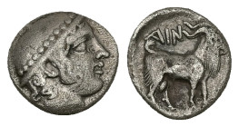 Thrace, Ainos. AR Diobol. 1.21 g 10.58 mm. Circa 435-405 BC.
Obv: Head of Hermes right, wearing petasos.
Rev: AIN, Goat walking right.
Ref: HGC 3.2, 1...