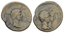 Kings of Thrace. Rhoemetalkes I and Pythodoris, with Augustus, circa 11 BC-AD 12. AE. 9.03 g. 24.43 mm.
Obv: KAIΣAPOΣ ΣEBASTOY. Bare head of Augustus ...
