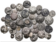 Lot of 42 unclassified
See picture.
LOT SOLD AS IS, NO RETURNS.