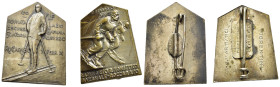 MEDAGLIE ITALIANE – REGNO D’ITALIA – VITTORIO EMANUELE III (1900-1945), VENTENNIO FASCISTA. Lotto di due distintivi della Federazione Italiana Escursi...
