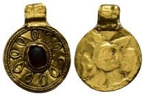 Gold Pendant. 3rd century AD. (0.6 Gr. 13mm.)