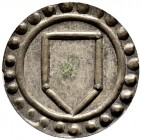 SCHWEIZ. Schwyz. Rappen o. J. / ND, Schwyz. Eckiger Schwyzerschild in Wulst- und Perlkreis. Vermutlich 1672 geprägt. 0.27 g. D.T. 1229a. HMZ 2-795a. S...