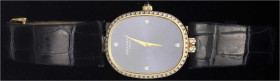 Uhren aus Gold
Armbanduhren
Damenarmbanduhr PATEK PHILIPPE ELLIPSE Gelbgold 750/1000 mit Brillantenbesatz. Baujahr um 1985. Handaufzug, Deckel gravi...