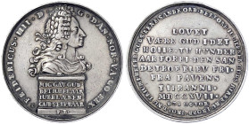 Ausländische Münzen und Medaillen
Dänemark
Frederik IV., 1699-1730
Silbermedaille im Talergewicht 1717, von Berg, a.d. 200 Jf. der Reformation. 42 ...
