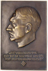 Medaillen
Drittes Reich
Eins., rechteckige Bronzegußplakette o.J. von Heinrich Moshage. Kopf Hitler l. 95 X 140 mm. vorzüglich. Colbert/Hyder 347.