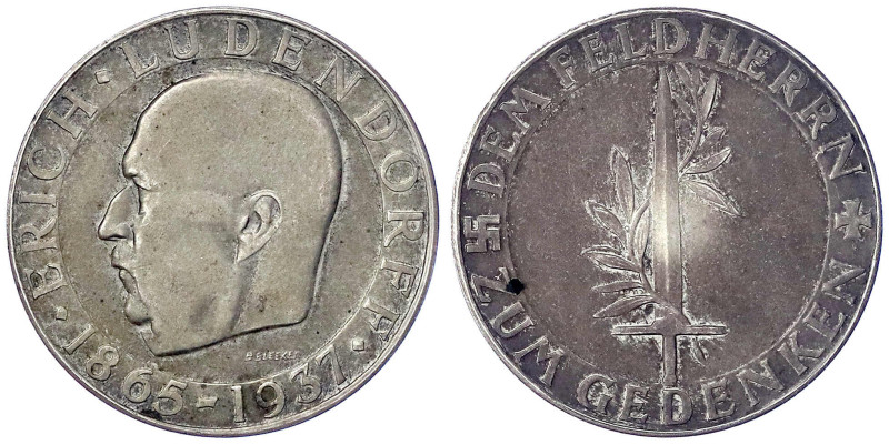 Medaillen
Drittes Reich
Silbermedaille Erich Ludendorf 1937 von Bleeker. Dem F...