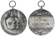 Medaillen
Drittes Reich
Tragbare, versilberte Bronzemedaille o.J.(1938). graviert 1940. Köpfe Hitler und Mussolini vor Reichsadler und Fasci/Eichenz...