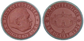 Medaillen
Drittes Reich
Porzellanmedaille Einweihung des Tannenbergdenkmals 1939 braun, Rand grün. 50 mm. prägefrisch, selten. Scheuch 1865s.