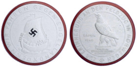Medaillen
Drittes Reich
Porzellanmedaille 1940, Feldzug in Norwegen. Weiß, Rand rot, Hakenkreuz schwarz. 49 mm. prägefrisch. Scheuch 1867w.