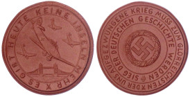 Medaillen
Drittes Reich
Porzellanmedaille Flieger gegen England o.J.(1941) braun. 50 mm. prägefrisch. Scheuch 1877a.