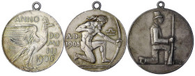 Medaillen
Schützenmedaillen
München
3 tragbare Silbermedaillen von 1906 (2 versch.) und 1927. Je 40 mm. vorzüglich