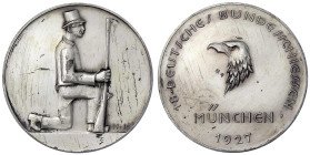Medaillen
Schützenmedaillen
München
Silbermedaille (v. Carl Pöllath Schrobenhausen) 1927. 18. Deutsches Bundesschießen München 1927. Kniender Schüt...