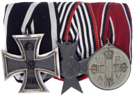 Orden und Ehrenzeichen
Deutschland
Deutsche Länder, bis 1918
Dreier-Ordenspange: EK II 1914, Kreuz für Kriegshilfsdienst, Rotkreuzmed. sehr schön-v...