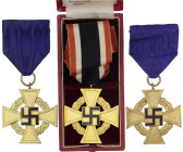 Orden und Ehrenzeichen
Deutschland
Drittes Reich, 1933-1945
3 X Treudienstehrenzeichen für 40 Jahre, jeweils am Band (einmal am unrichtigen Band, d...