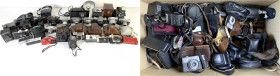 Varia
Optika/Fotografica
Lots
Große Sammlung alter Fotoapparate und Zubehör. Alles Analog-Fotografie. Darunter Canon, Polaroid, KW, Voigtländer, Ze...
