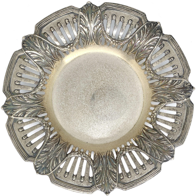 Varia
Silber
Durchbruchschale, Silber 800. Um 1930. Hersteller Wilhelm Binder,...