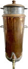Varia
Sonstige Antiquitäten
Großer kupferner Filtrierapparat der 1920er Jahre, Hersteller Claritwerk GmbH Bad Kreuznach, Carl Kalisch. Höhe 104 cm. ...