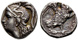 Kalabria. Tarent 
Drachme 281-272 v. Chr. Kopf der Athena mit Skyllahelm nach links / Eule steht mit ausgebreiteten Flügeln auf Blitzbündel nach rech...