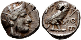Attika. Athen 
Tetradrachme 454-404 v. Chr. Kopf der Athena nach rechts / Eule steht nach rechts, links im Feld Olivenzweig und Mondsichel, rechts ei...