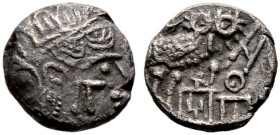 Arabia. Himyariten 
Halbes Nominal 400-300 v. Chr. Kopf der Athena mit Helm nach rechts, auf der Wange sabäischer Buchstabe "G" / Eule steht nach rec...