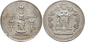Augsburg, Stadt. 
Silbermedaille 1742 von J. Thiébaud, auf das Reichsvikariatsgericht zu Augsburg. Januskopf auf Postament, darauf Stadtpyr von Augsb...