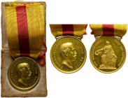 Baden-Durlach. Friedrich I. 1852-1907 
Kleine goldene Zivilverdienstmedaille o.J. (verliehen 1866-1868) von Carl Voigt und Ludwig Kachel (unsigniert)...