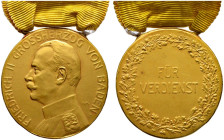 Baden-Durlach. Friedrich II. 1907-1918 
Goldene Verdienstmedaille II. Klasse o.J. (verliehen 1908-1914) von Rudolf Mayer. Brustbild in Uniform nach l...