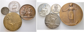 Lots. 
8 Stücke: Medaillen mit EULEN-Darstellungen. Dabei Silbermedaille 1799 von Baldenbach, auf den Sieg bei Stockach (Henkelspur); Zinnmedaille 18...