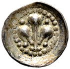 Straßburg, Stadt. 
Einseitiger Lilienhälbling (?) Ende 14. Jh. Stilisierte Lilie im Perlkreis. E.u.L. pl. XXXII,12 vgl., Slg. Voltz 632 vgl. 0,22 g s...