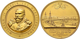 Württemberg. Wilhelm II. 1891-1918 
Vergoldete Bronzemedaille 1893 von W. Mayer, auf die Einweihung der neuen Neckarbrücke Stuttgart- CANNSTATT. Unif...
