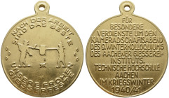 AACHEN. RWTH Aachen 
Tragbare, vergoldete Gussmedaille aus Kriegsmetall 1941 für besondere Verdienste um einen Kameradschaftsabend im Gießereiinstitu...