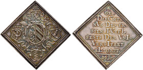 ALTDORF. Universität Altdorf 
Silberne Medaillenklippe 1723 mit Münzmeisterzeichen P.G. Nürnberger, auf die 100-Jahrfeier der Universität. Das dritte...