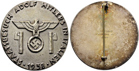 Drittes Reich. 
Tragbares, versilbertes Bronzeabzeichen 1938 von Nottbrock (nach einem Entwurf von S. Fuchs), auf den Staatsbesuch Hitlers in Italien...