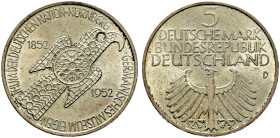 Bundesrepublik Deutschland. 
5 Deutsche Mark 1952 D. Germanisches Museum. J. 388. leichte Patina, winzige Kratzer, vorzüglich-prägefrisch