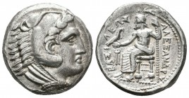 Imperio Macedonio. Alejandro III Magno. Tetradracma. 322-320 a.C. Amphipolis. (Price-115). Anv.: Cabeza de Heracles a derecha recubierta con piel de l...