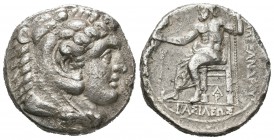 Imperio Macedonio. Alejandro III Magno. Tetradracma. 323-320 a.C. Arados. (Price-3332). Anv.: Cabeza de Heracles a derecha recubierta con piel de león...