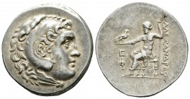 Imperio Macedonio. Alejandro III Magno. Tetradracma. 336-323 a.C. Incierta. Anv.: Cabeza de Heracles a derecha recubierta con piel de león. Rev.: Zeus...