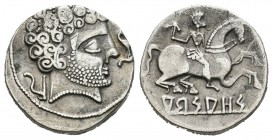 Arsaos. Denario. 120-80 a.C. Jaca (Huesca). (Abh-139). (Acip-1656). Anv.: Cabeza barbada a derecha, delante delfín, detrás arado. Rev.: Jinete con dar...