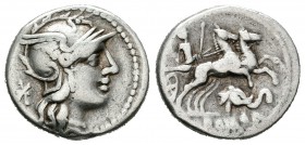 Caecilia. Denario. 128 a.C. Roma. (Ffc-209). (Craw-262-1). (Cal-285). Anv.: Cabeza de Roma a derecha, detrás X. Rev.: La Piedad con rama y cetro en bi...