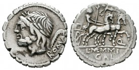 Memmia. Denario. 106 a.C. Roma. (Ffc-908). (Cal-982). Anv.: Cabeza laureada de Saturno a izquierda, detrás guadaña y ROMA. Rev.: Venus con cetro en bi...