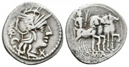 Vargunteia. Denario. 130 a.C. Roma. (Ffc-1183). (Craw-257-1). (Cal-1339). Anv.: Cabeza de Roma a derecha, delante X, detrás M VARG. Rev.: Júpiter en c...